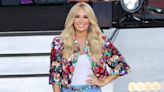 Carrie Underwood flashes her legs on GMA after American Idol news