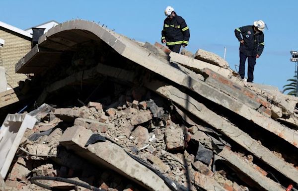 Man freed five days after South Africa building collapse