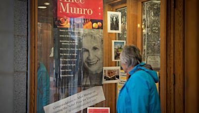 Alice Munro, Canadian Author Who Won Nobel Prize In Literature In 2013, Dies At 92