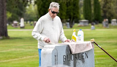 One by one, a 94-year-old Bemidji veteran is cleaning Minnesota's headstones