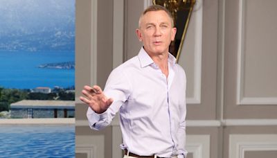 Adieu le sexy James Bond, Daniel Craig est méconnaissable dans son look de papy, "on dirait Michel Houellebecq"