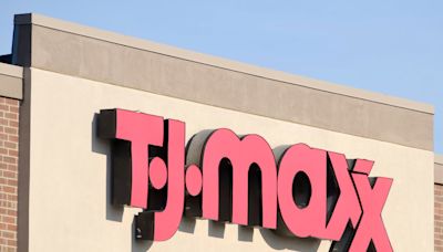 Heavily tattooed woman vents about the job market after being rejected by TJ Maxx