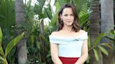 Jennifer Garner shares rare PDA moment with longtime boyfriend John Miller