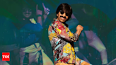 Ravi Teja's unique promotions for 'Mr Bachchan' surprises Hyderabad metro passengers | - Times of India
