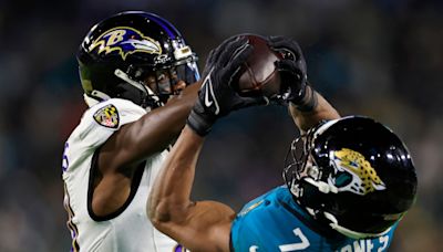 WR Zay Jones played through injuries in 2023 with Jaguars