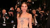 Los secretos del exclusivo look de Alicia Vikander: un vestido de Louis Vuitton con 60.000 abalorios