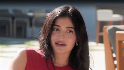 Kylie Jenner fans ask if star is pregnant & say ‘hiding it is her MO’ after sporting baggy clothes at family function