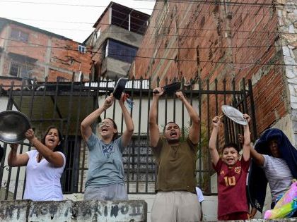 Cacerolazos en Venezuela: tras la proclamación de Maduro, hay protestas y marchas en Caracas y otras ciudades