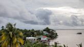 Hurricane Bonnie off Mexico briefly season's 1st major storm