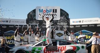 Brad Keselowski snaps 110-race drought, scores Darlington victory