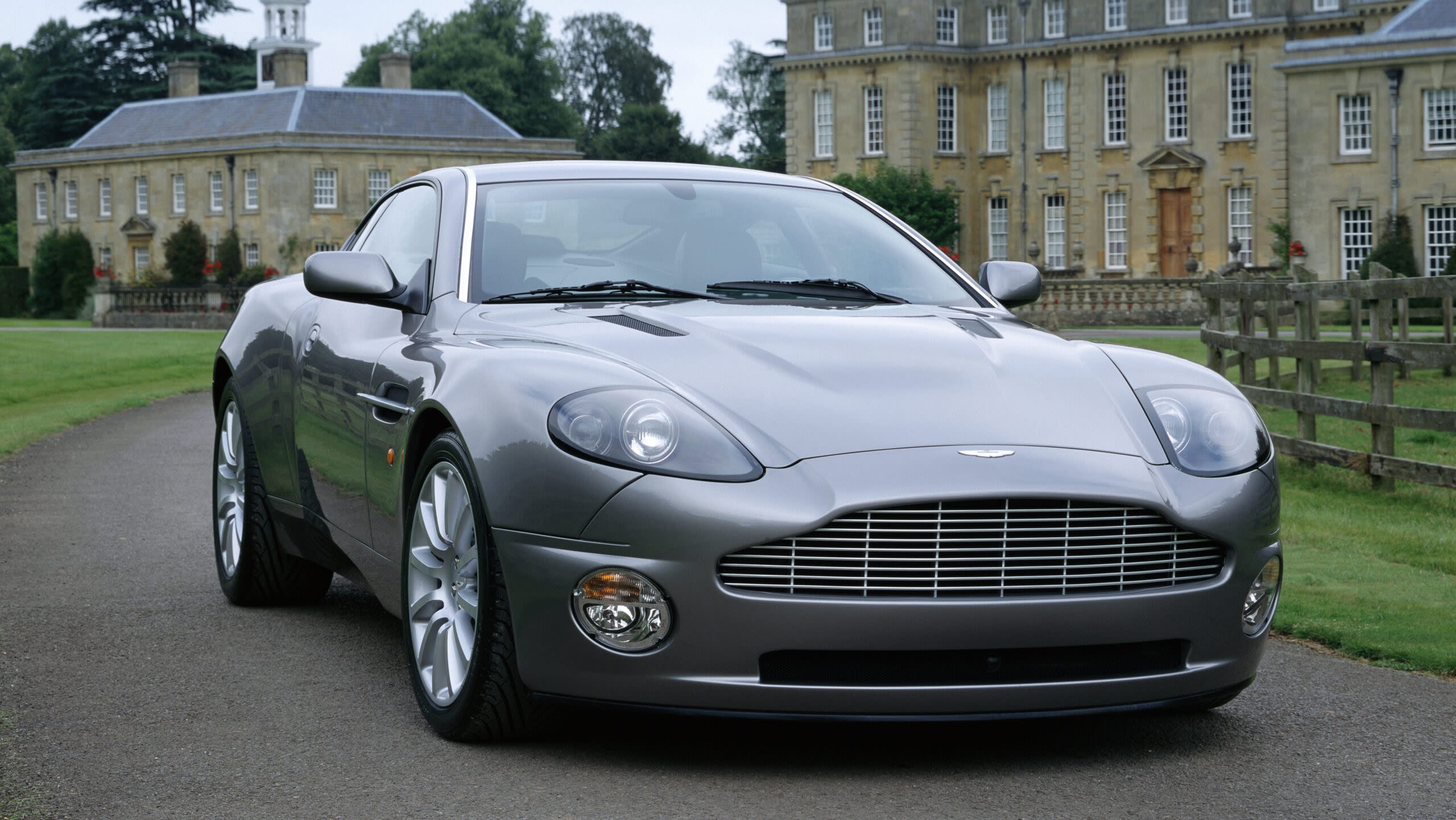 How the Aston Martin Vanquish Redefined the Grand Tourer—With an Assist From James Bond