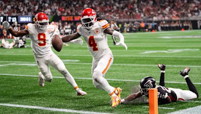 Chiefs hang on for win as Falcons squander pair of chances to take a lead late in 4th quarter