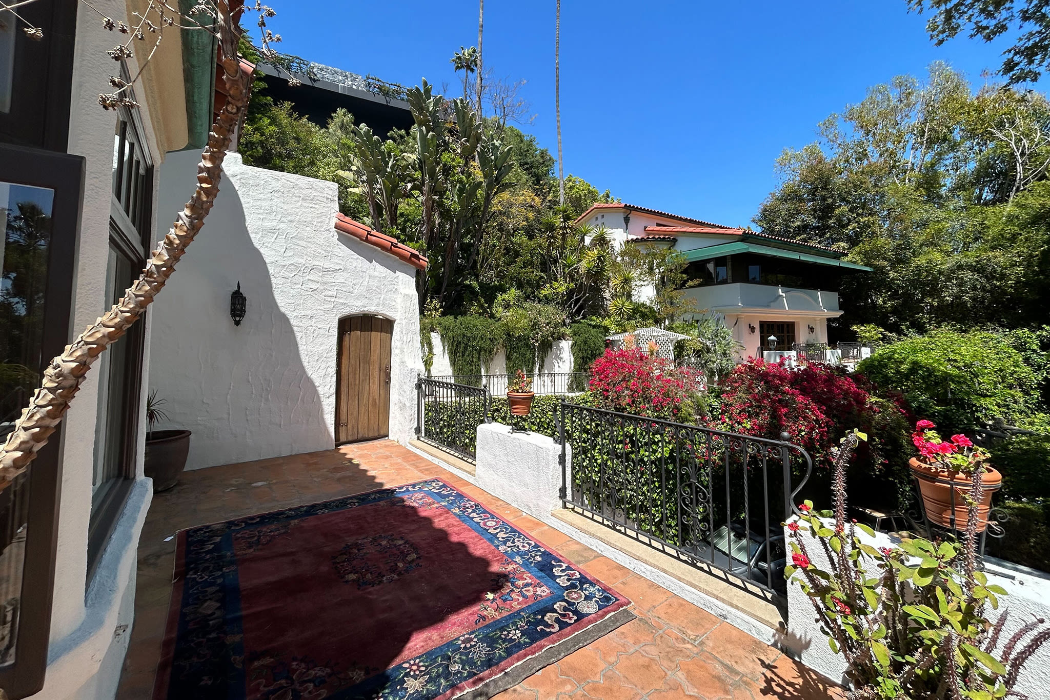 Rich, famous and for sale: Inside LA’s unique estate sale culture