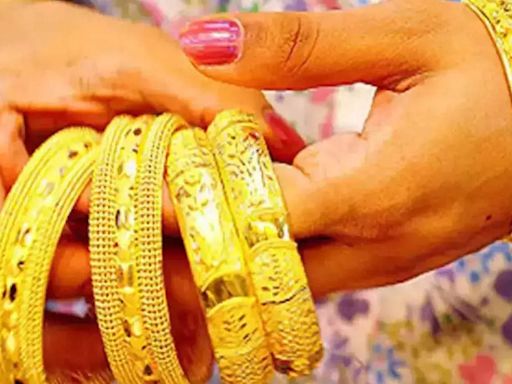 Jewellers' monthly instalment schemes sustain gold demand amid weak market