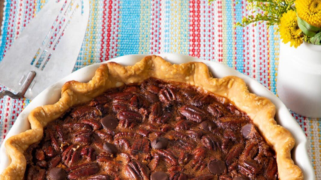 Calling All Pecan Pie Lovers! Should You Refrigerate This Thanksgiving Dessert?