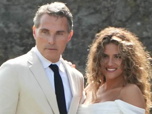 Who is Rufus Sewell's new wife Vivian Benitez?