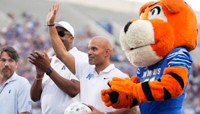 Amid turmoil, AD says Penny Hardaway will 'absolutely, unequivocally' be Memphis' coach