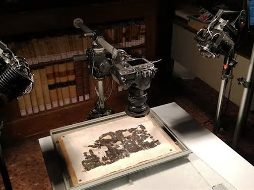 Herculanum-Papyri: Bildgebende Verfahren entziffern antike Schriften über Platon