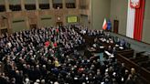 Un grupo de agricultores inicia una sentada dentro de la Cámara Baja polaca para protestar por el Pacto Verde