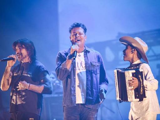 Juanes y Carlos Vives le rindieron homenaje a Omar Geles en el Movistar Arena