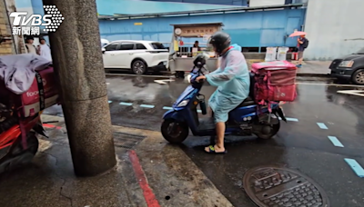 訂餐3hrs才送來惹怨！ 外送員：下雨沒人想跑│TVBS新聞網