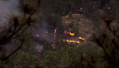 Federal disaster aid requested for New Mexico fires, hundreds more firefighters en route