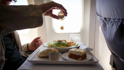 A Professional Chef Shares the One Thing He Always Flies With to Make His Airplane Meals Taste Better