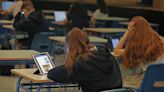 “Cuantas más reclamaciones haya, mejor”: familias madrileñas se alían para denunciar a sus colegios por el uso de Google en las aulas