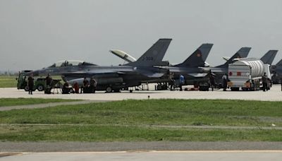 Dutch F-16 jets bound for Ukraine can strike Russia — Defense Minister
