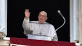 El Papa denuncia la "hipocresía" de quienes critican las bendiciones LGBTQ+