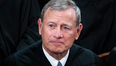 Chief Justice Roberts declines invitation to meet with Democratic lawmakers over Justice Alito flag incident