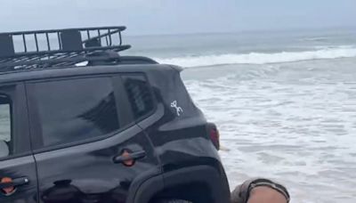 Ex-marine is a 'life saver' for Volusia beach visitors whose vehicles are stuck in the sand
