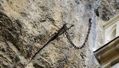 Lot : Durandal, l’épée légendaire du chevalier Roland, a été volée dans la roche de la cité de Rocamadour