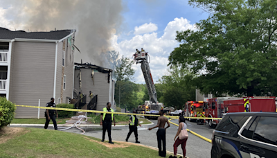 1 dead, multiple injured jumping from balconies in DeKalb County apartment fire