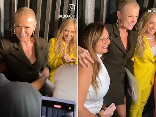 Xuxa e Angélica levam fãs à loucura na porta da Globo e tiram fotos com todos; vídeo