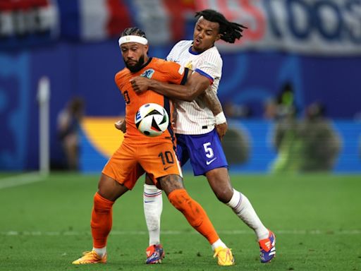 Dutch boss Koeman backs struggling Depay to shine at Euros