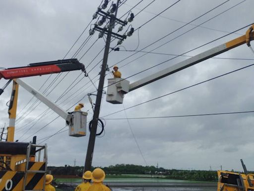 雲林仍有3000多戶停電 台電力拚深夜11點復電