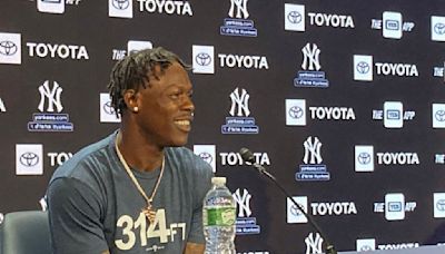 Jazz Age starts at Yankee Stadium with Chisholm putting short porch reference on his chest