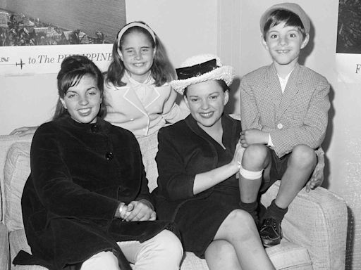 Liza Minnelli's Family: All About Her Famous Parents and 3 Siblings