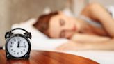 Conoce el horario en el que debes dormir para no envejecer, según la Universidad de Stanford