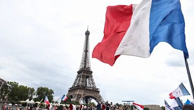 Francia recibe la antorcha de París 2024 para relanzar el fervor por los Juegos