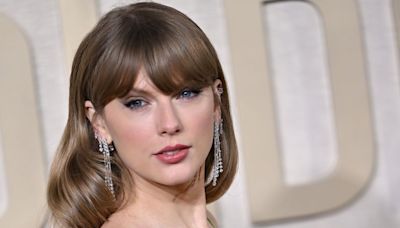 Taylor Swift's 'Tortured Poets Department' returns to top of U.S. album chart