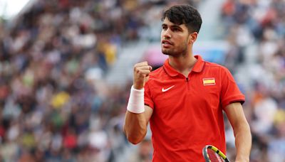 Roland Garros champions Carlos Alcaraz, Iga Swiatek win Olympic openers | Tennis.com