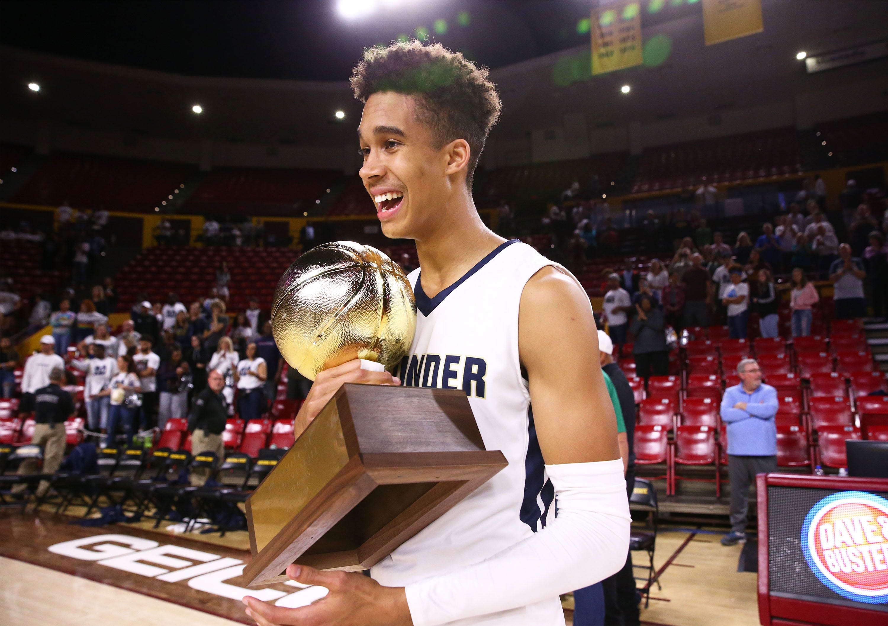 Oso Ighodaro set to join list of Arizona high school stars to play for the Phoenix Suns