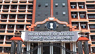 Kerala HC seeks explanations from Collector, Corporation and Railways on removal of plastic wastes from Amayizhanjan canal