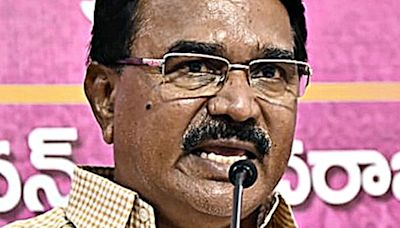 Former Agriculture minister Niranjan Reddy urges Telangana govt. to waive crop loans unconditionally