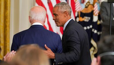 Obama backs Biden after rough debate performance