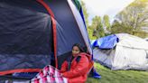 Seattle asylum-seekers outside again