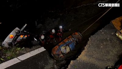 蘇花路封閉時段汽車墜邊坡 車墜50米深4女受傷