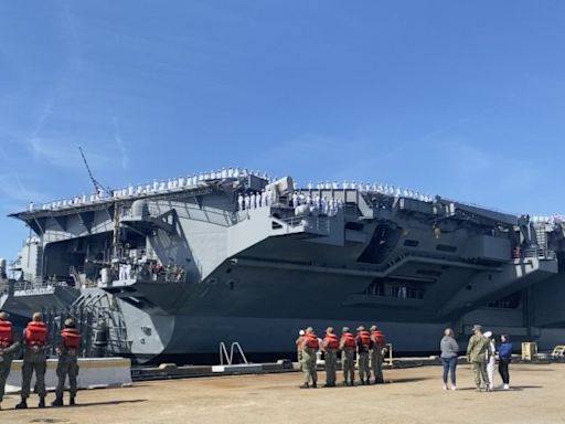 USS George H.W. Bush holds change of command ceremony